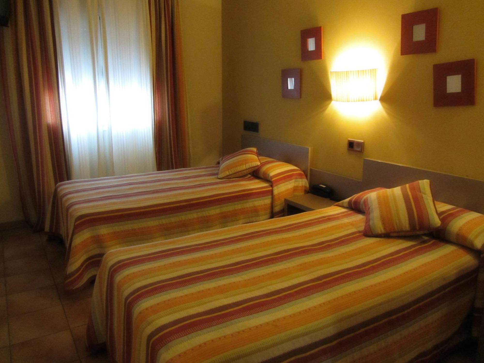 Hotel Villa de Utrillas Esterno foto